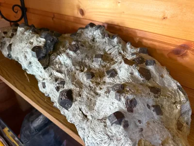 Mineraliensucher-Stufe mit Hämatit-Würfeln
