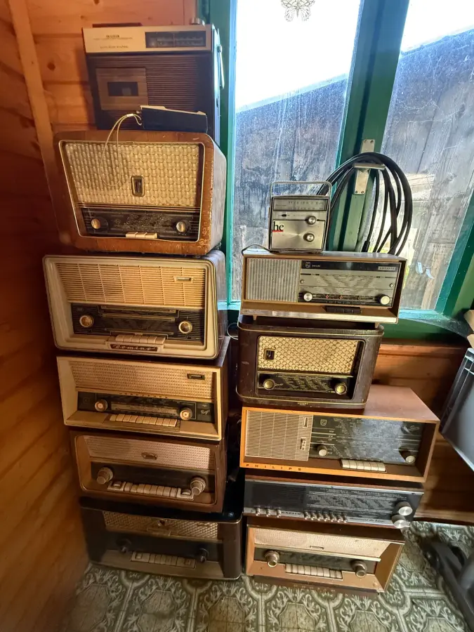 Konvolut: 11 Vintage-Radios (1950er–1970er Jahre)